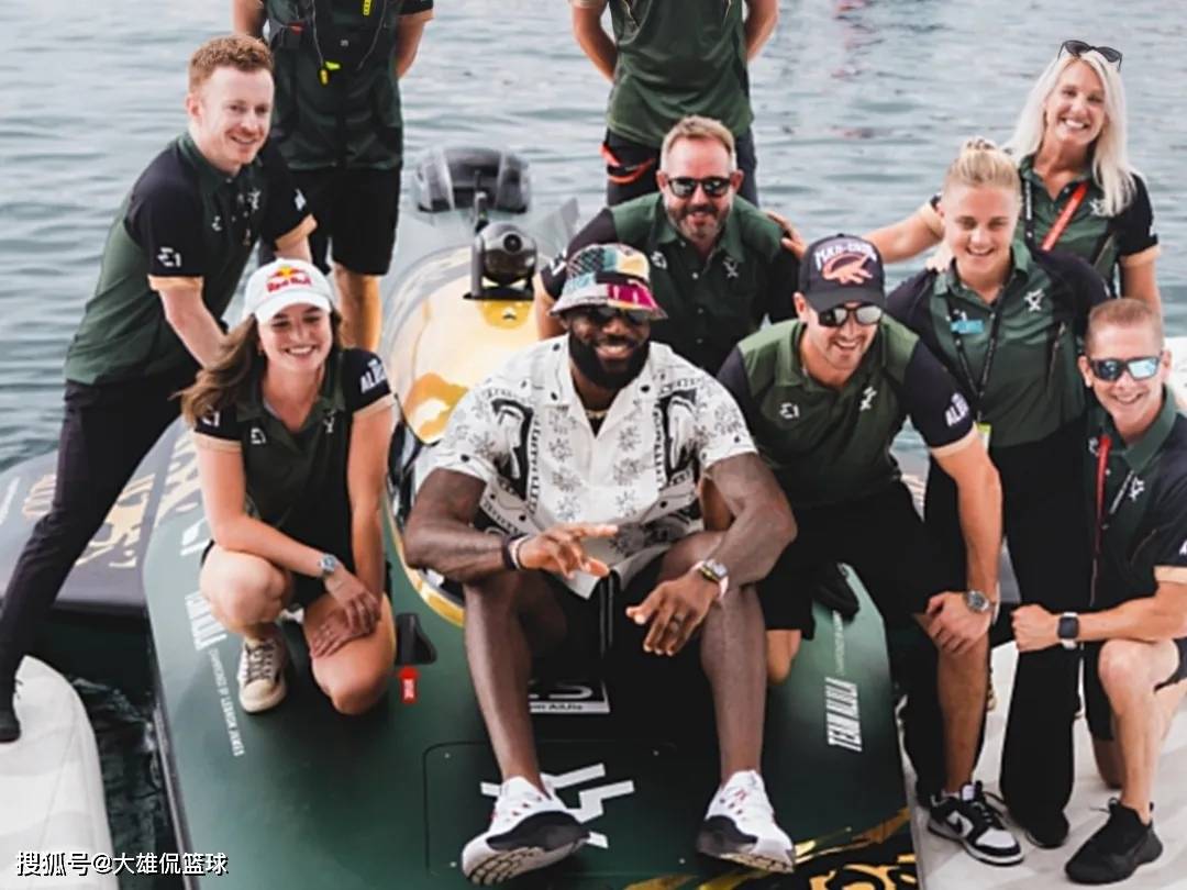 尼克斯拒绝追求詹姆斯,坚持以年轻球员为本,不想为老詹拆散阵容