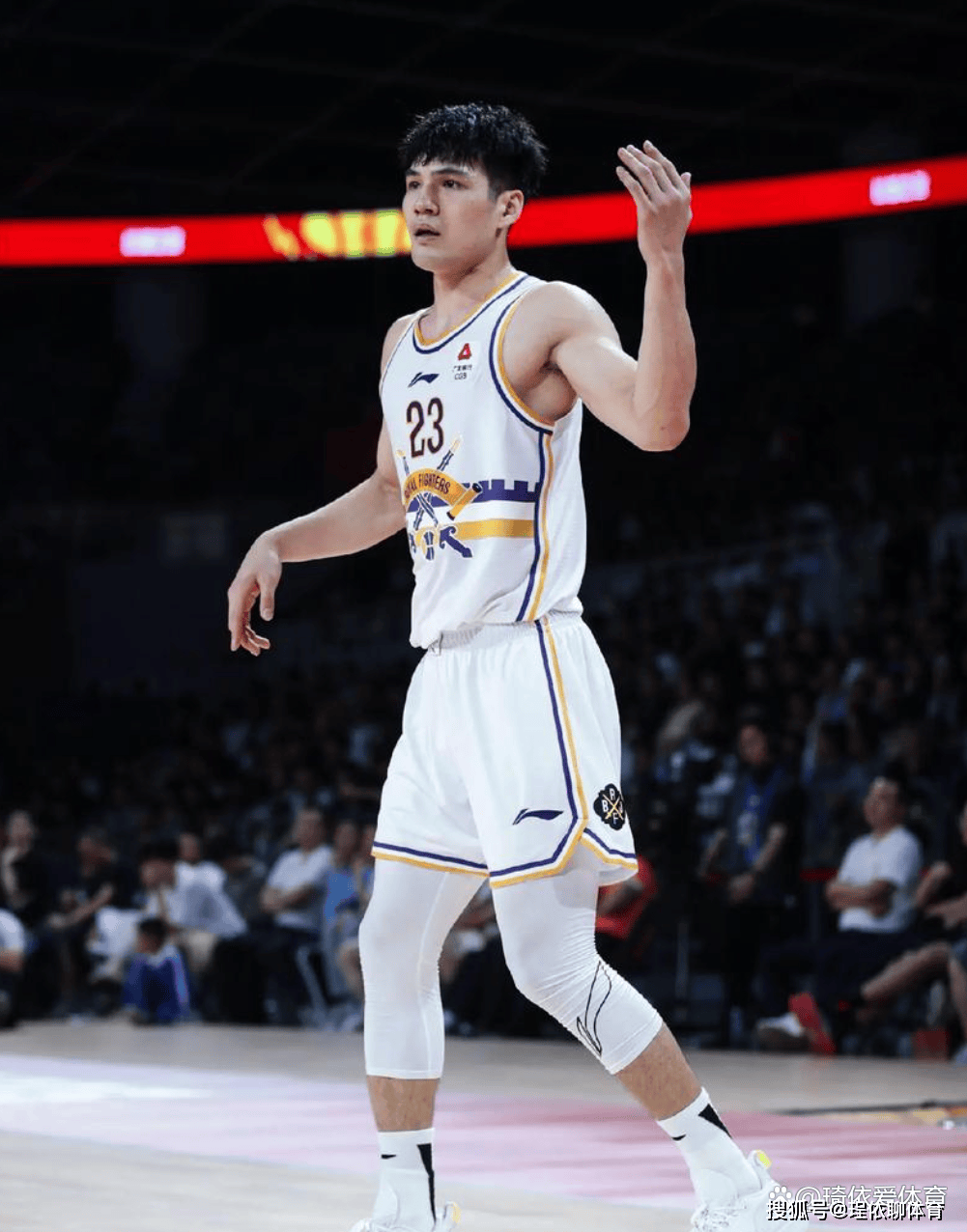 CBA风云：陈国豪转会风云突变，萨姆纳或成辽宁新外援