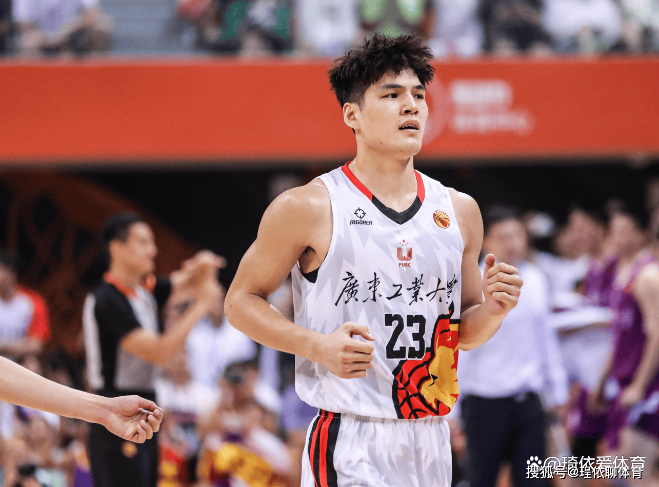 CBA风云：陈国豪转会风云突变，萨姆纳或成辽宁新外援