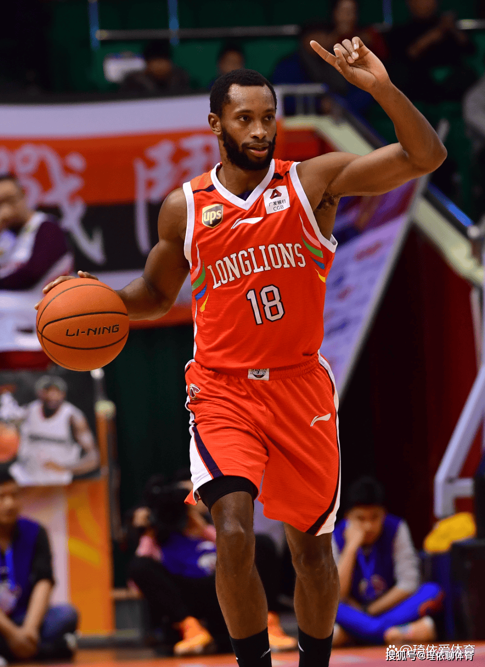 CBA风云:上海偷签焦泊乔,辽宁三外援集体被跑路,这剧情真刺激