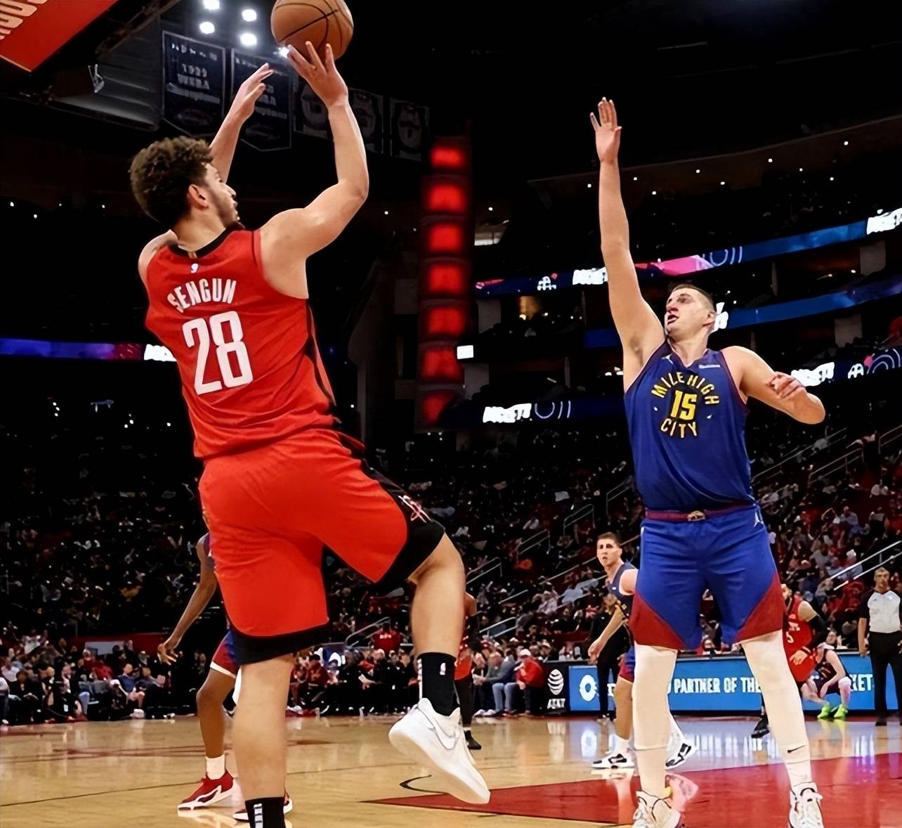 再见申京!火箭、热火酝酿2换2交易,2米06前锋空降休斯顿