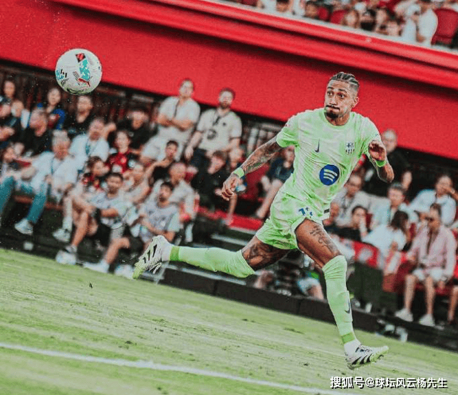 西甲战火重燃,巴萨3-0大胜马洛卡,马洛卡两人染红吞苦果