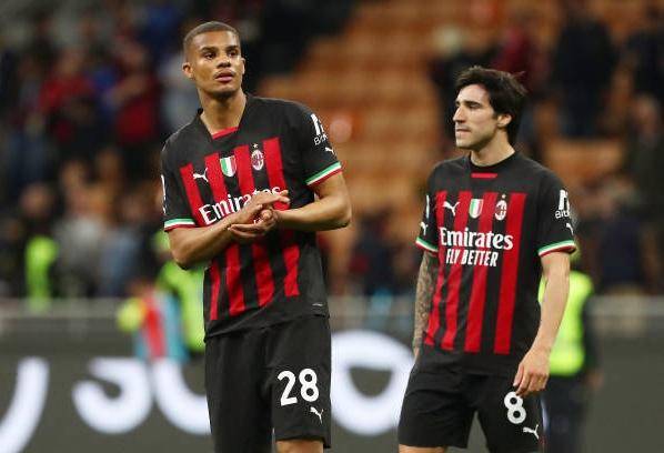 米兰仅剩4天！萨索洛放弃阿德利，富勒姆质疑秋裤，博人询价本4