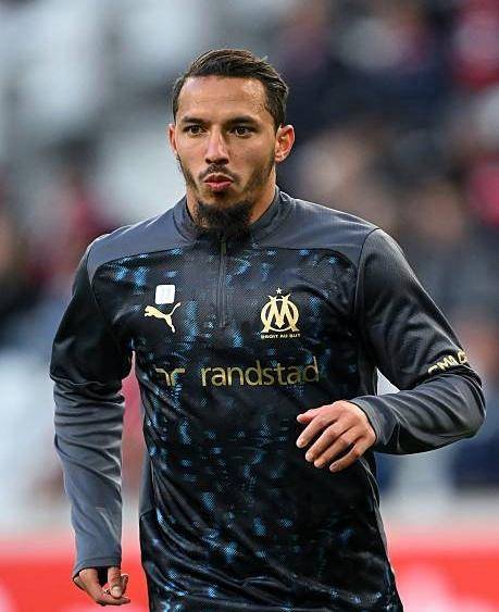 米兰仅剩4天！萨索洛放弃阿德利，富勒姆质疑秋裤，博人询价本4